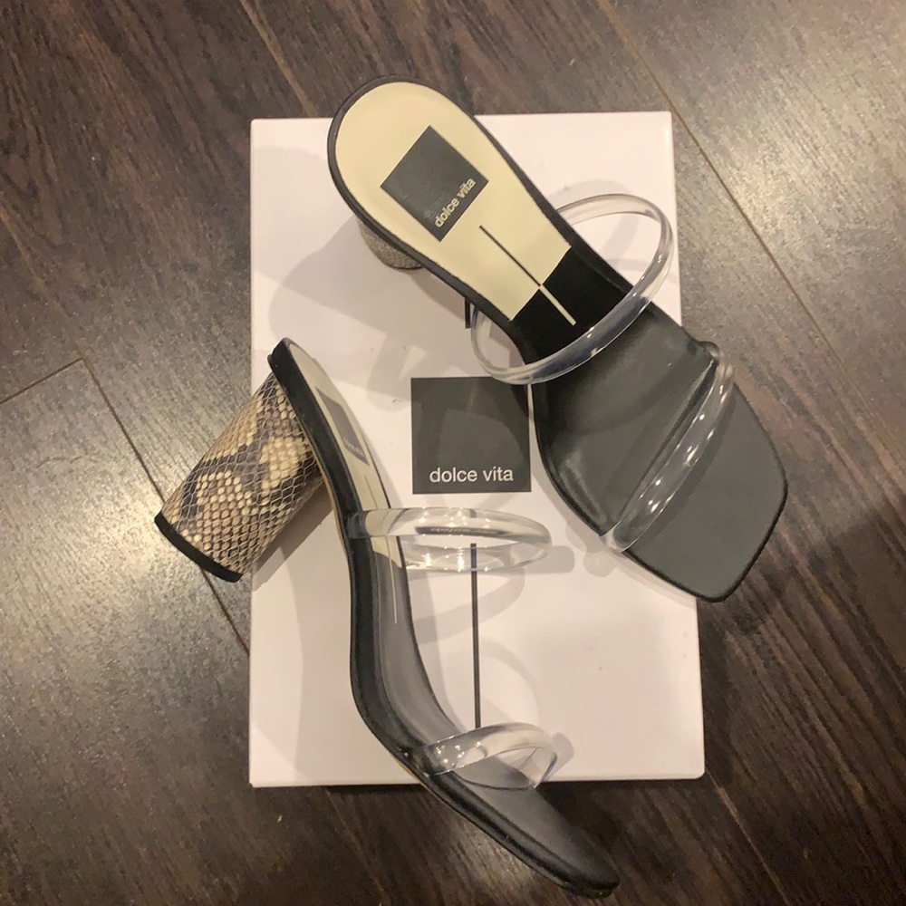 Brand new Dolce Vita Noles Vinyl Slide Sandal 8